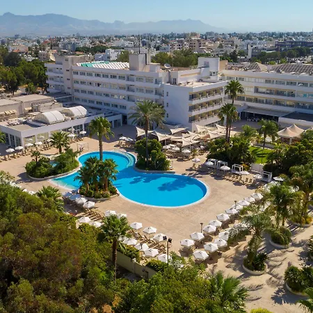 Hilton Hotel 5*