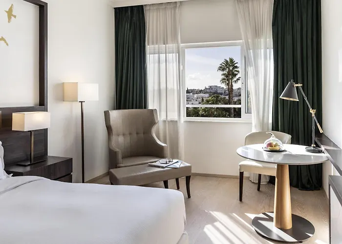 Ξενοδοχείο Hilton 5*