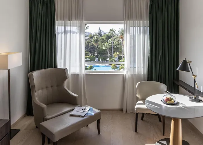 Hilton Ξενοδοχείο 5*